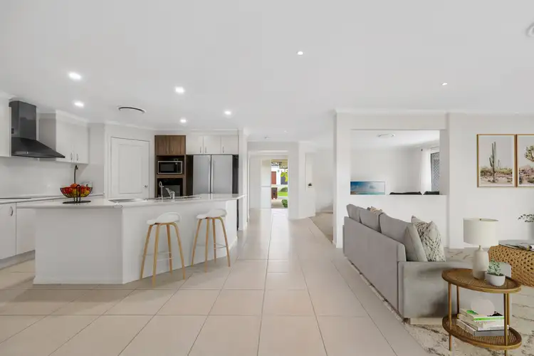 22 Hillview Crescent