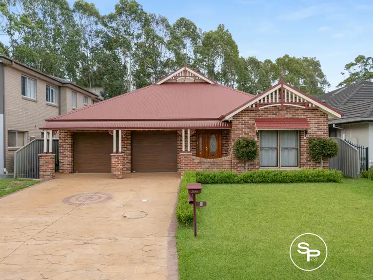 4 Lockhart Court