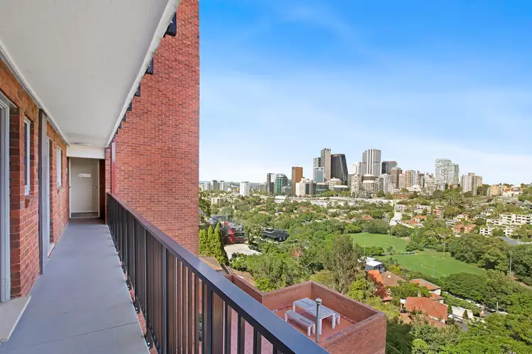 2 Lindsay Street