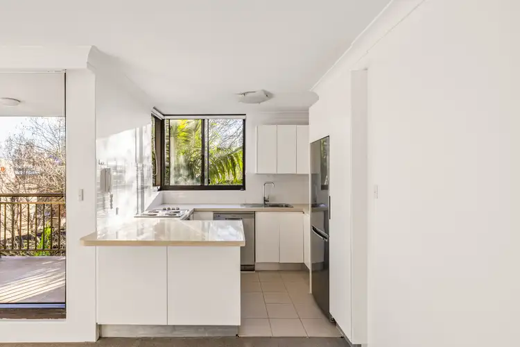 6 Macleay Street