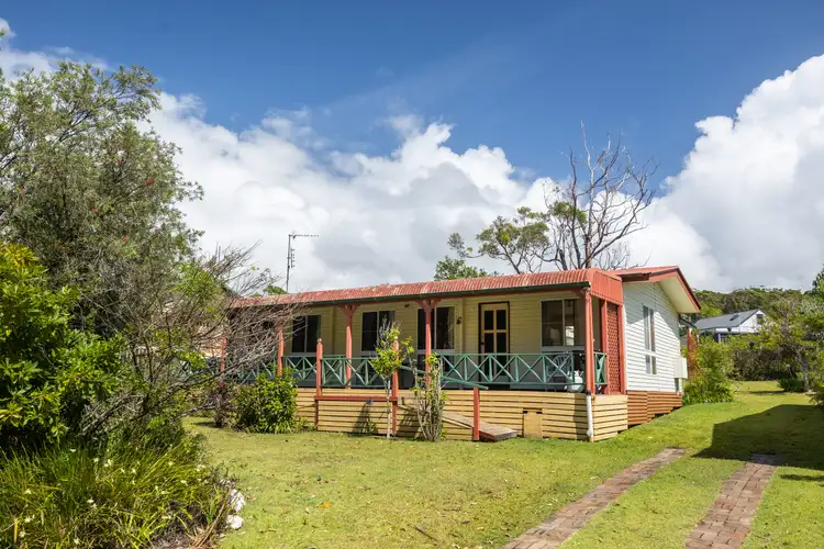 8 Pretty Beach Road