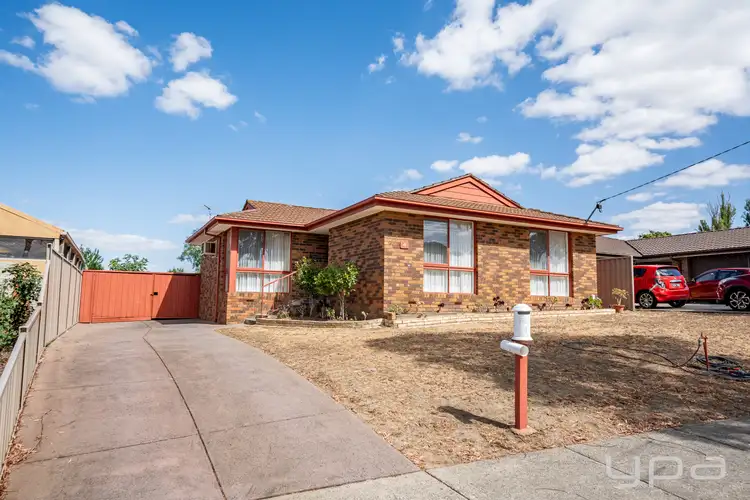4 Maxwell Court
