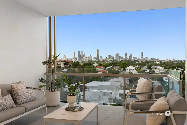 100 Holdsworth Street