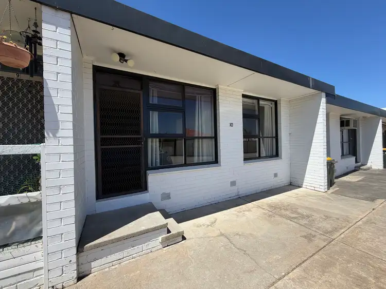 33 King Edward Avenue