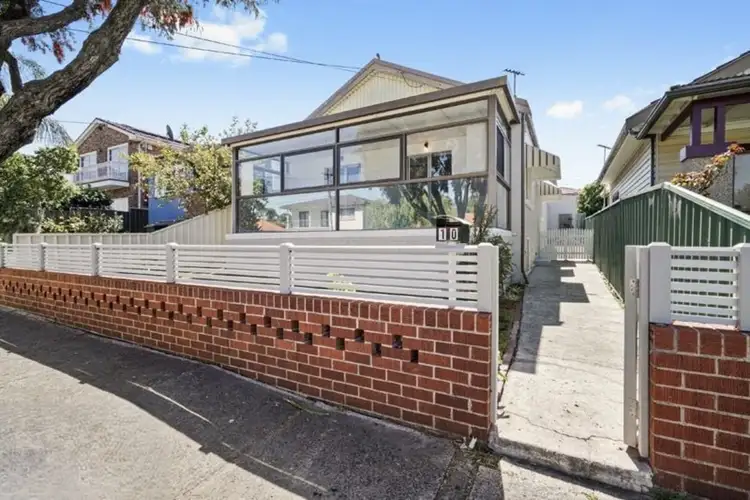 10 Mina Rosa Street