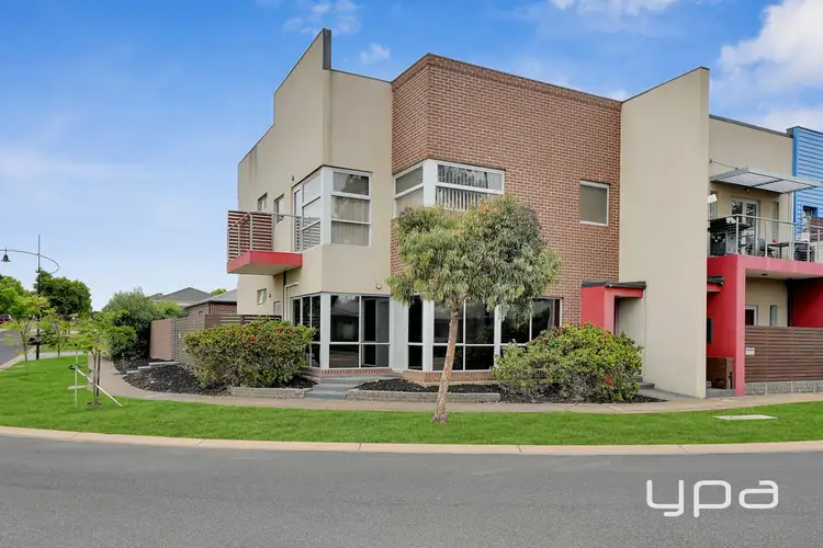 2/1 Tom Roberts Parade, Point Cook VIC 3030