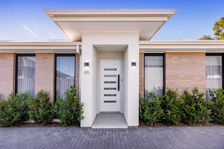 4 Clifton Street