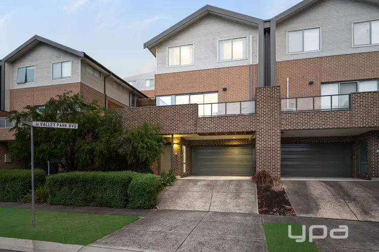 8 Valley Park Boulevard