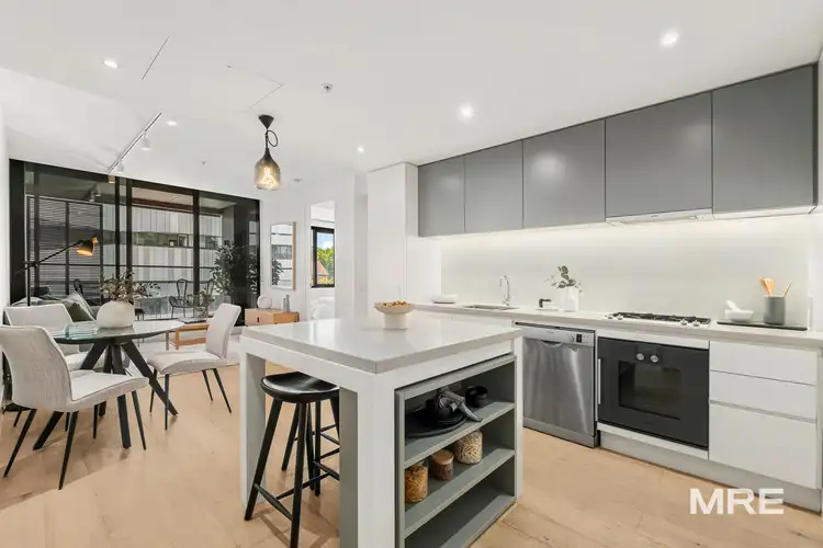 1 Dyer Street