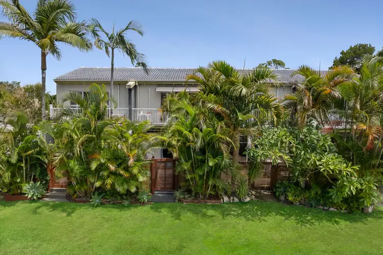 25 Coral Tree Avenue
