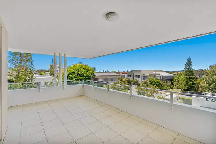 1 Lakefront Crescent