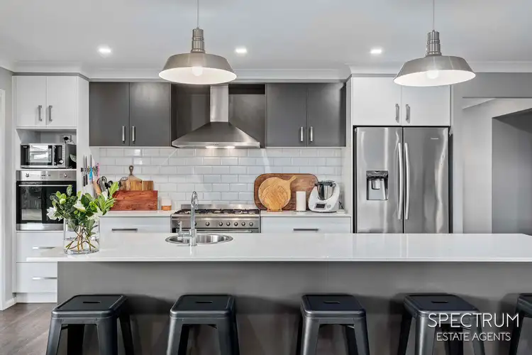 14 Whitefield Street