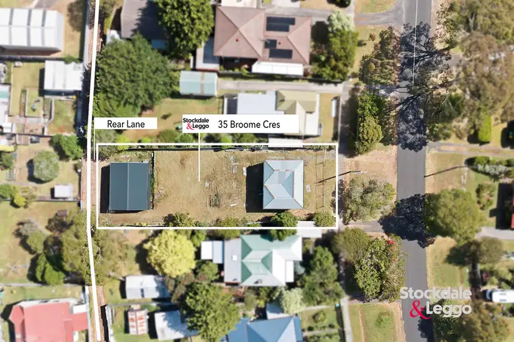 35 Broome Crescent