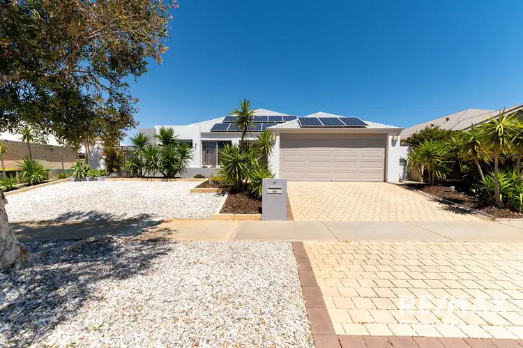 17 Huntly Avenue