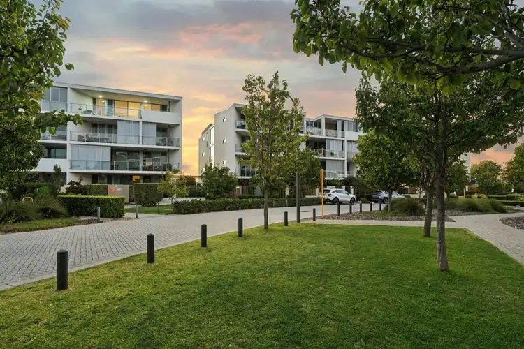 6 Gemstone Boulevard
