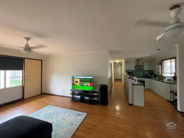 17 Acacia Way