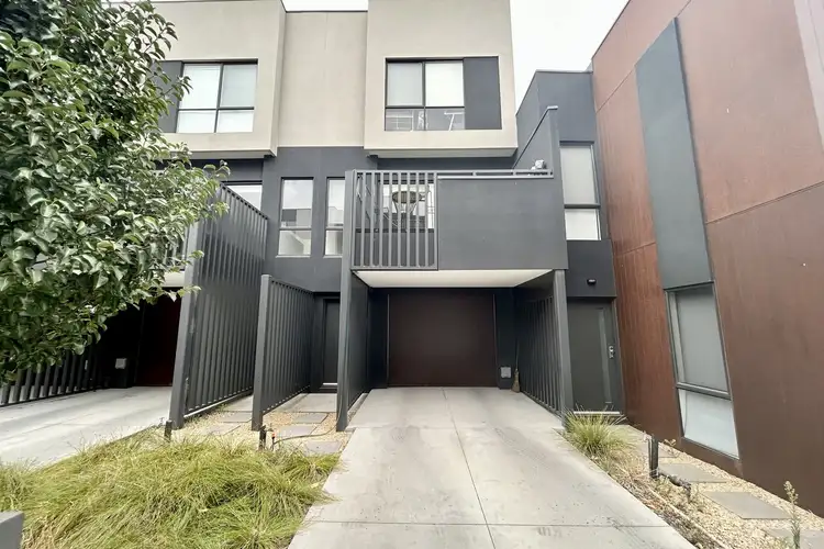 55 Kavanagh Crescent