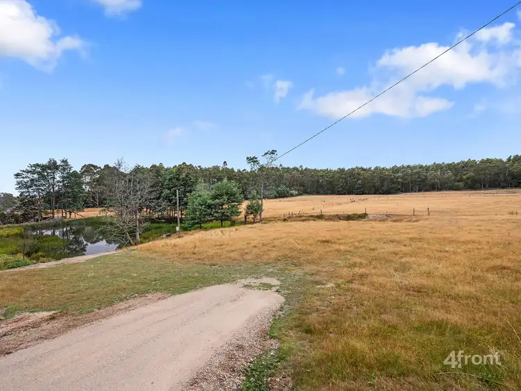 1685 Castra Road