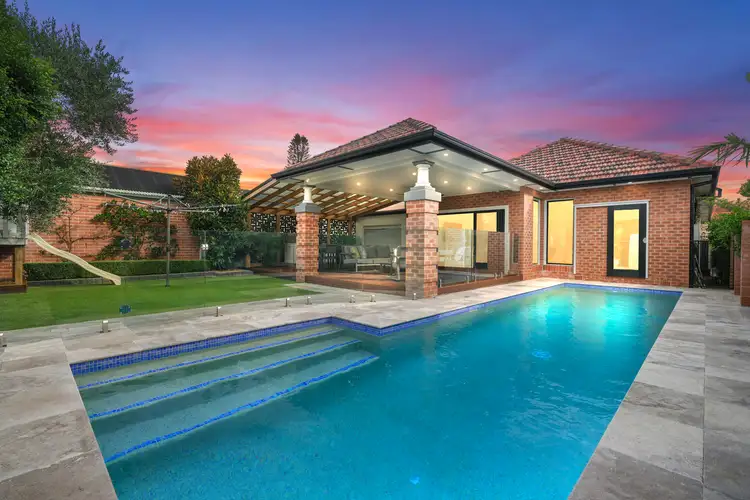 8 Corona Street
