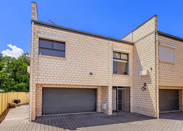 3 Carnoustie Court