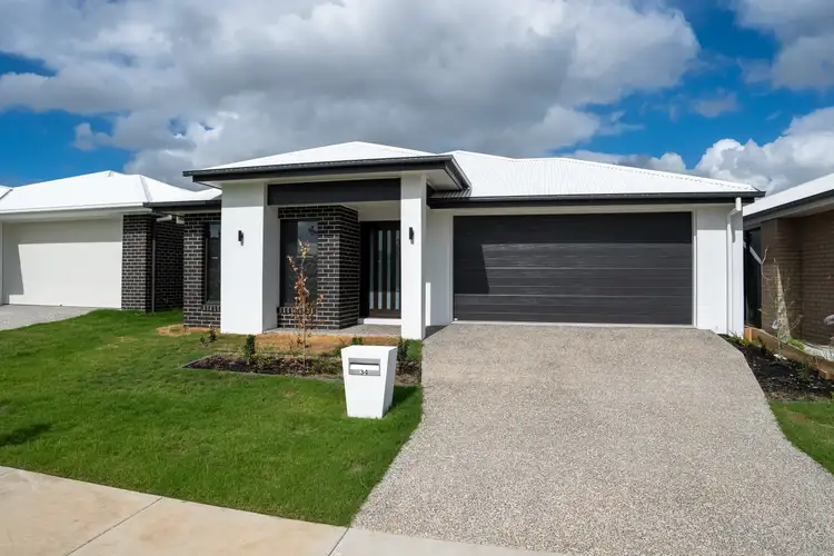 34 Field Crescent