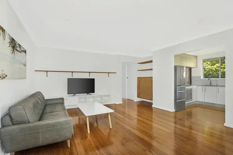 8 Gillies Street