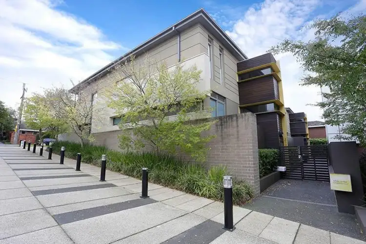 16 Elizabeth Street