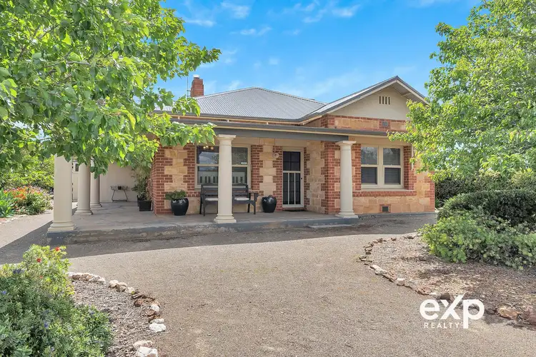 17 Hallett Street