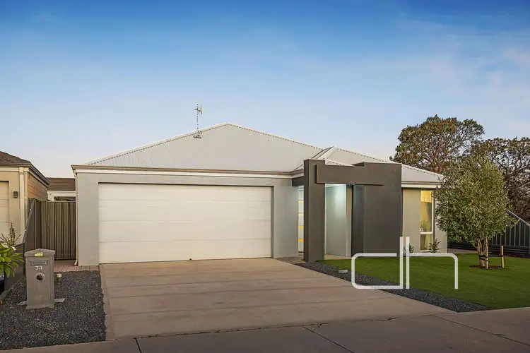 33 Mela Way