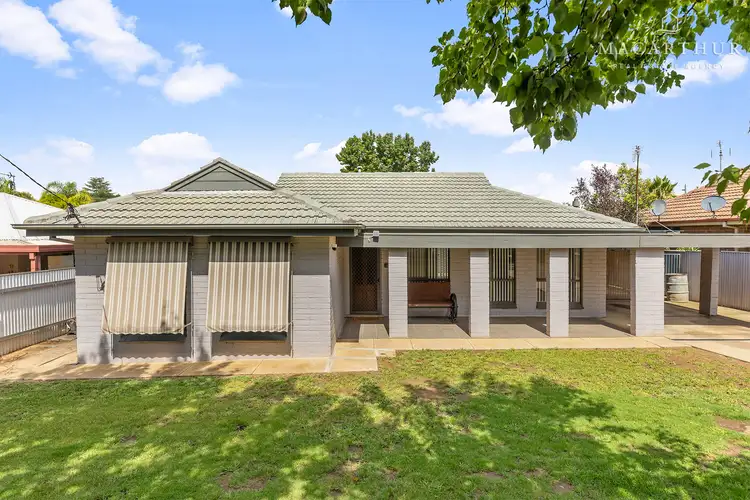 16 Walana Crescent