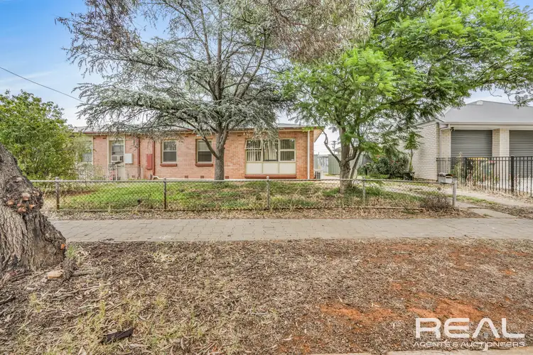 19 Mainwaring Crescent