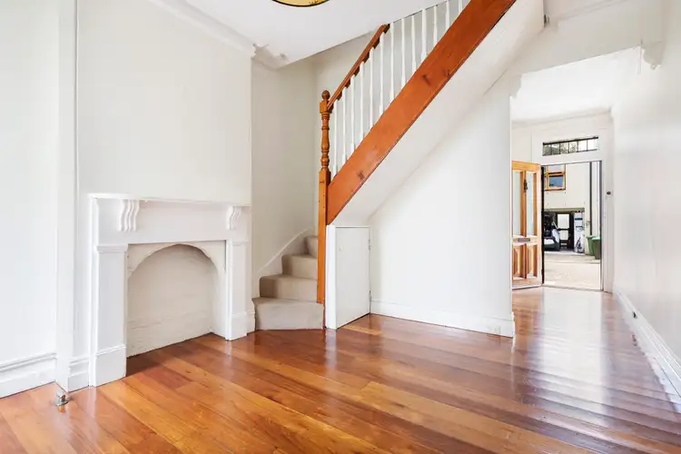 27 Iris Street