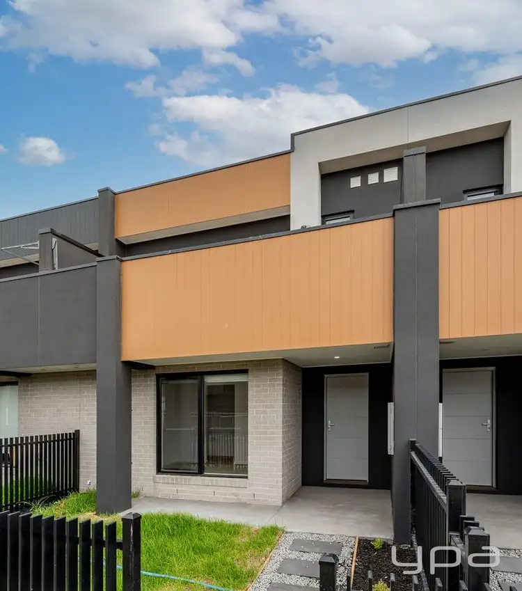 25 Edgar Walk
