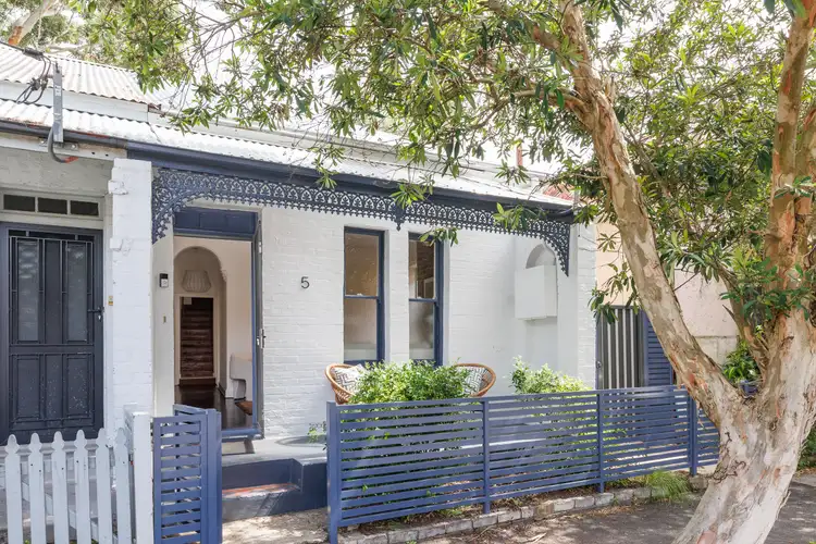 5 Evans Street