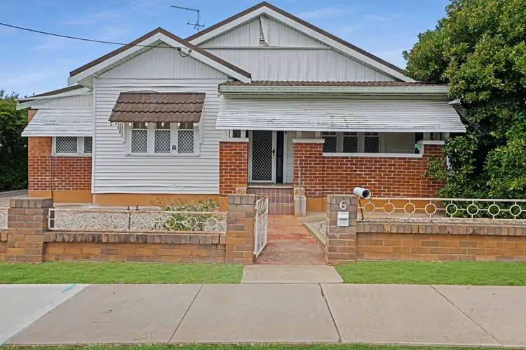 6 Rodney Street