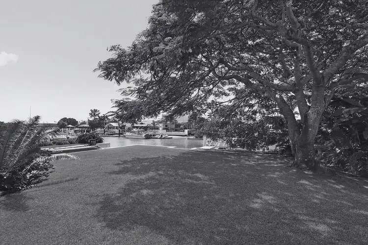 27 Kooringal Crescent