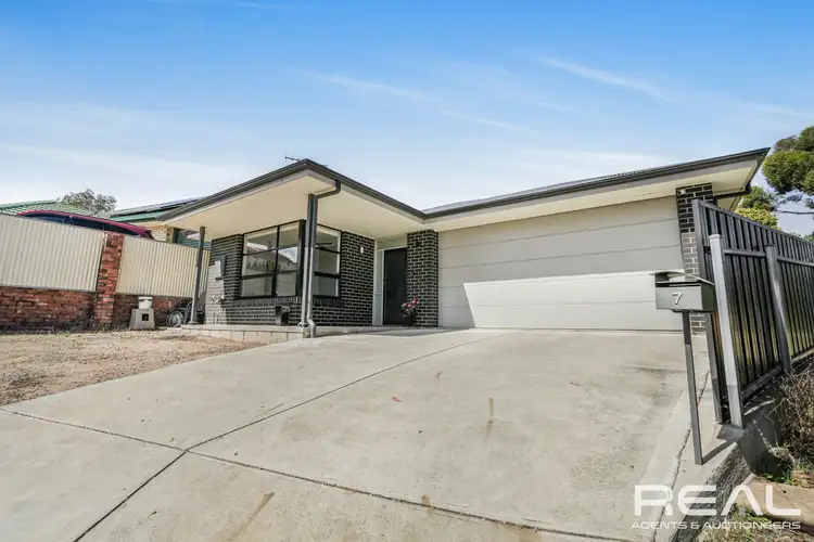 7 Capri Court