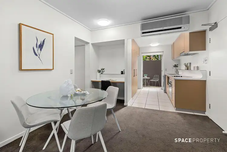 587 Gregory Terrace