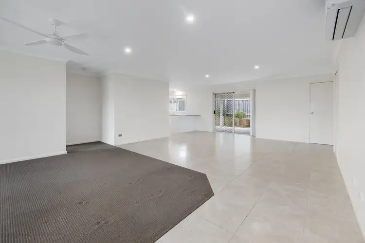 4 Meadow Lane