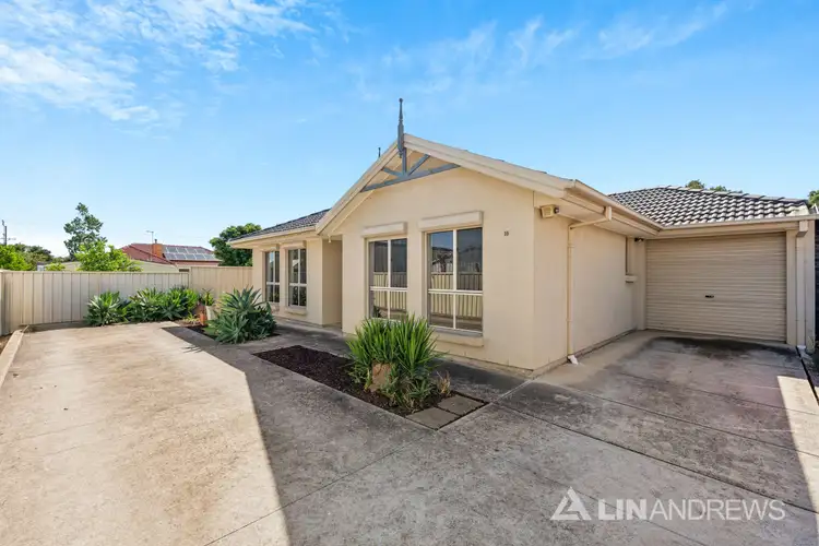 15 Crossley Avenue