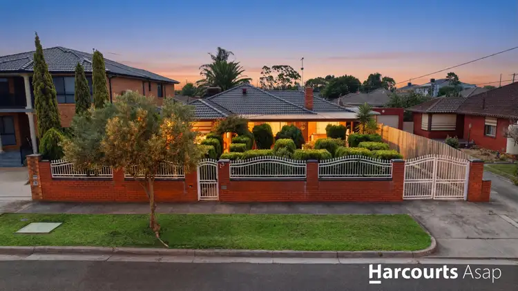 13 Lenaro Street
