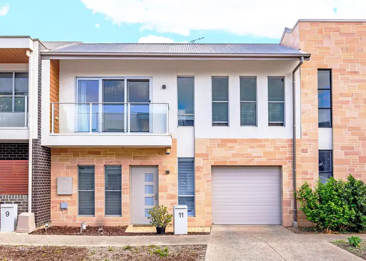 11 Lawton Crescent