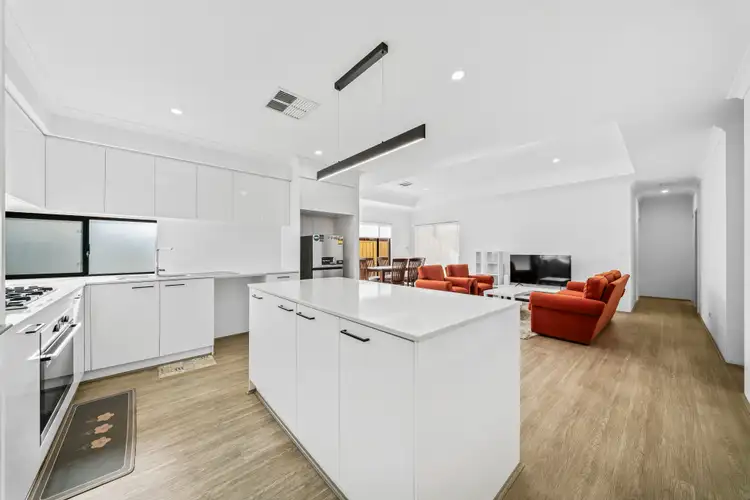 3C Leslie Street