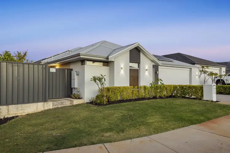 76 Raeside Drive