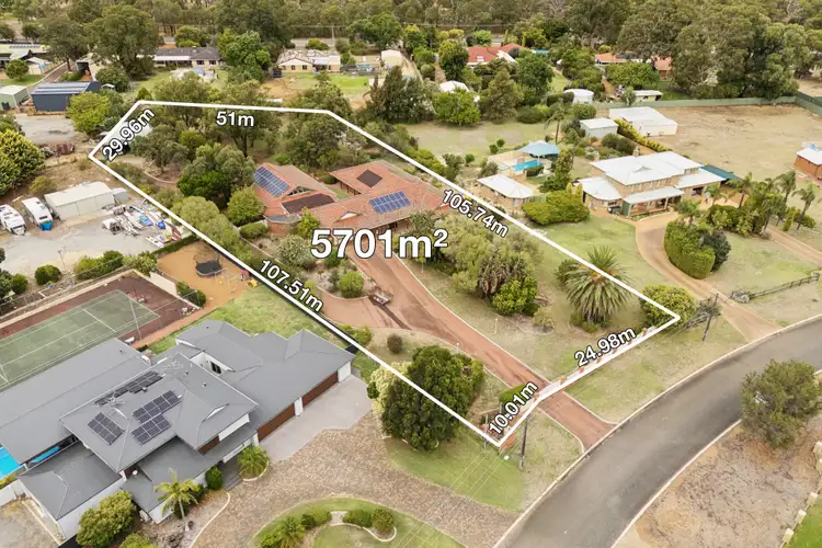 26 Hawkvalley Crescent