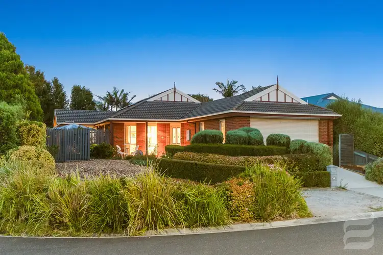 8 Rowena Place