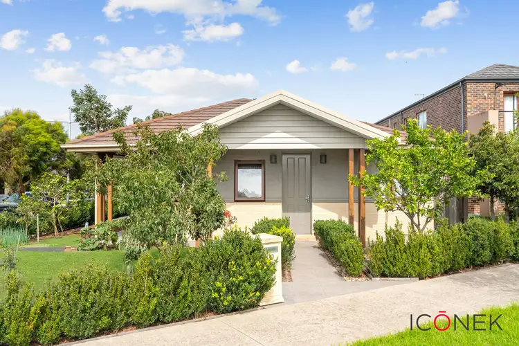 10 Myra Place