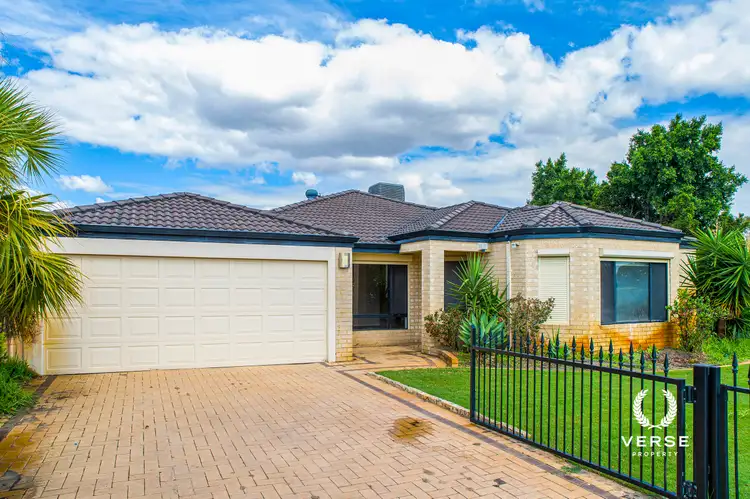 2 Hedges Retreat