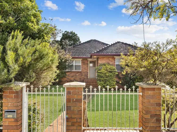 27 Justin Street