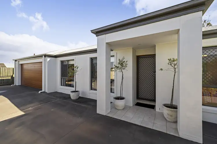 4 Punter Close